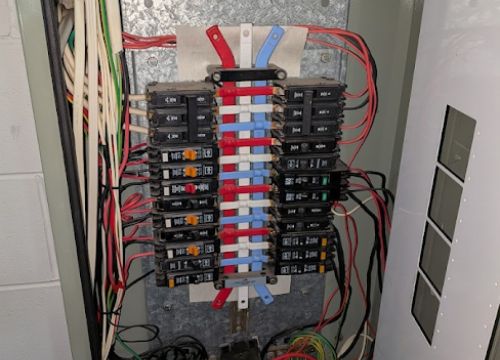 The Risks of Poorly Installed Electrical Components in Commercial Switchboards